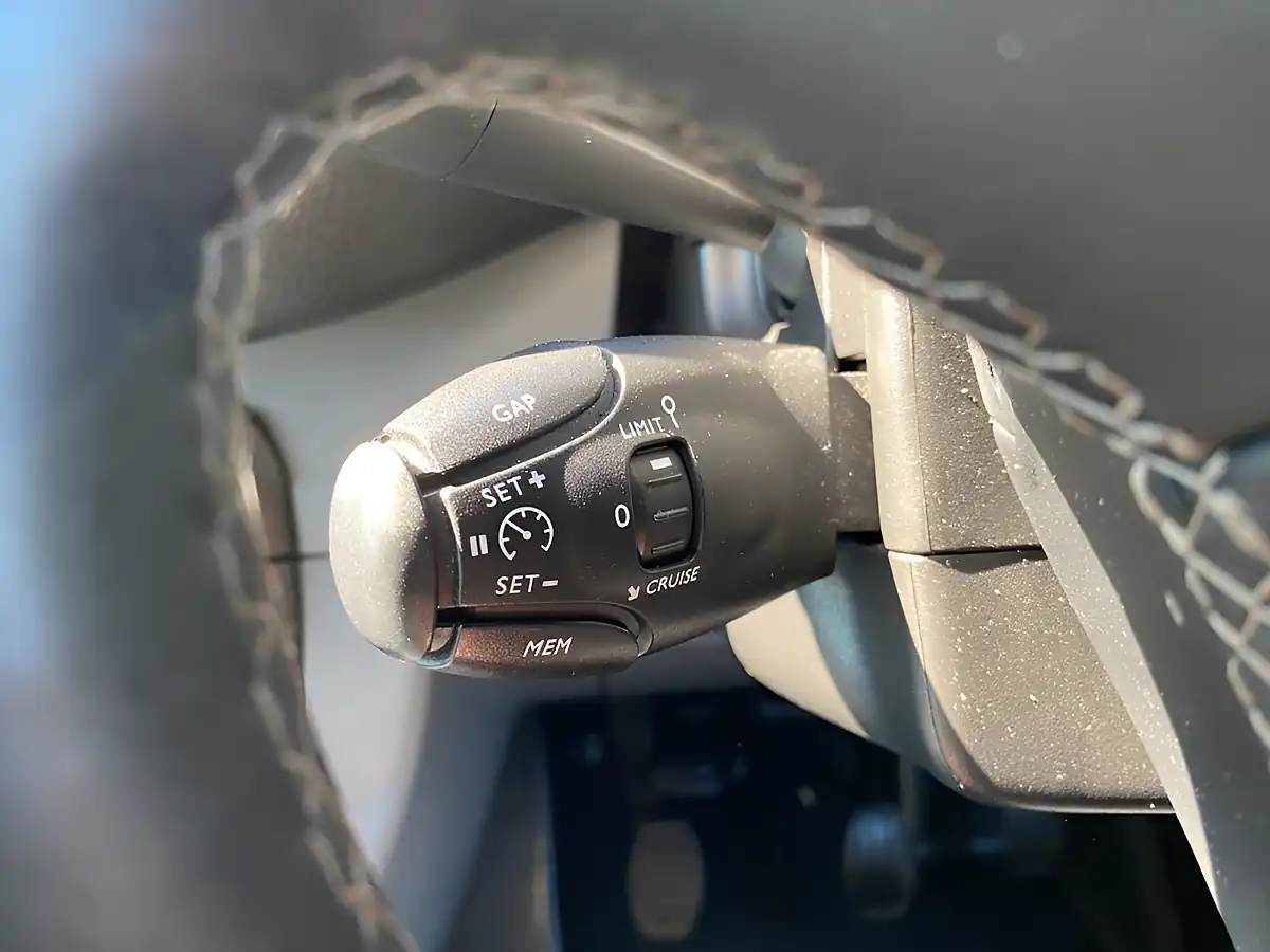 Used 2021 Peugeot Expert Asphalt Premium Nav Grey - Interior and Exterior details 6