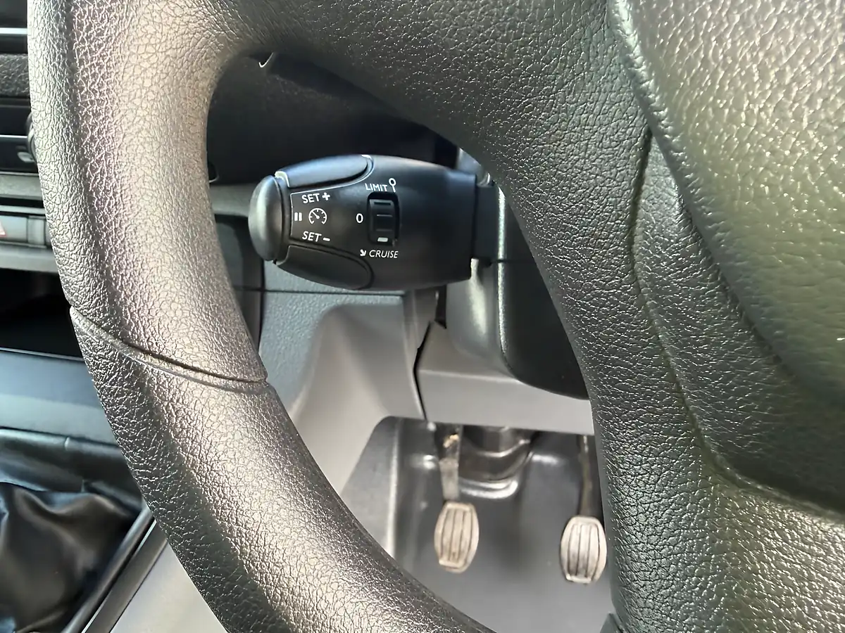 Used 2021 Peugeot Expert Professional Black - Interior and Exterior details 10