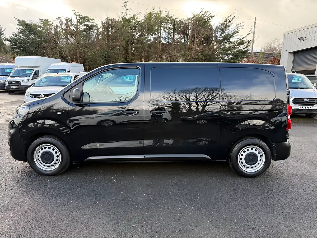 Used 2021 Peugeot Expert Professional Black - Interior and Exterior details 18