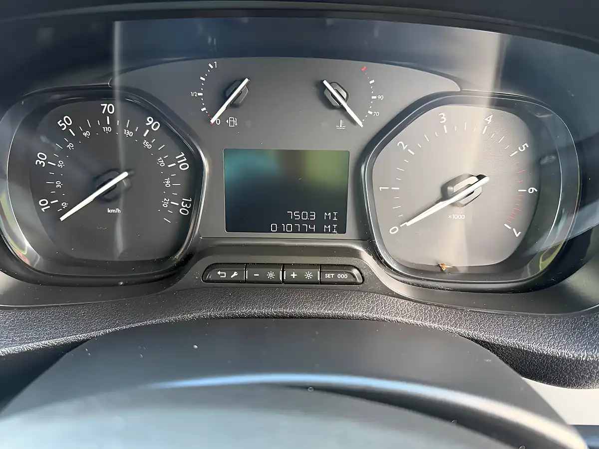 Used 2021 Peugeot Expert Professional Black - Interior and Exterior details 9