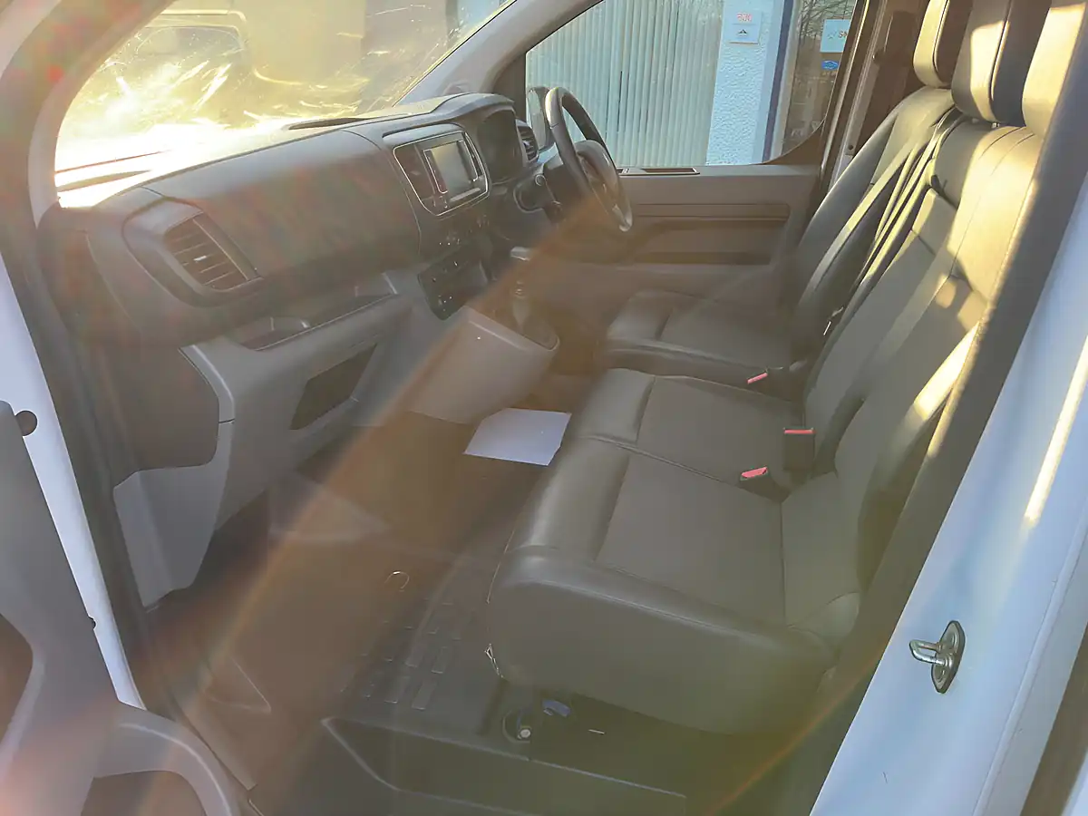 Used 2021 Peugeot Expert Professional Compact White - Interior and Exterior details 12