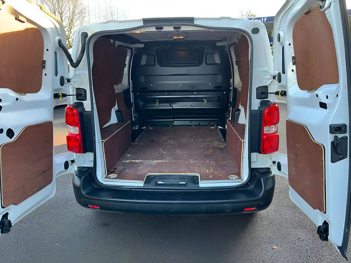 Used 2021 Peugeot Expert Professional Compact White - Interior and Exterior details 17