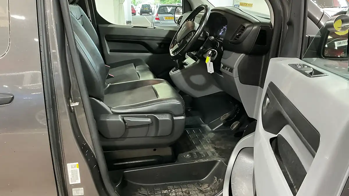 Used 2021 Peugeot Expert Professional Grey - Interior and Exterior details 12