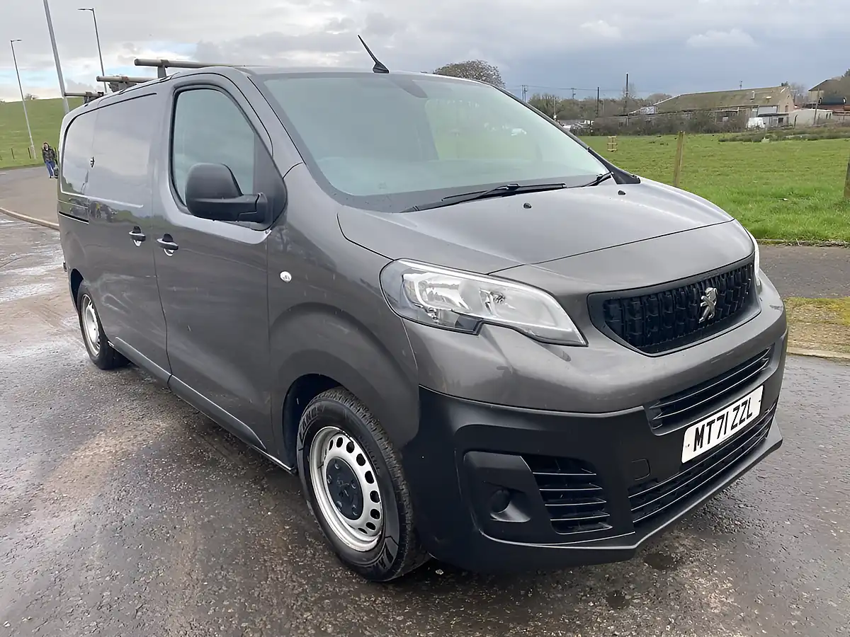 Used 2021 Peugeot Expert Professional Premium Grey - Front View