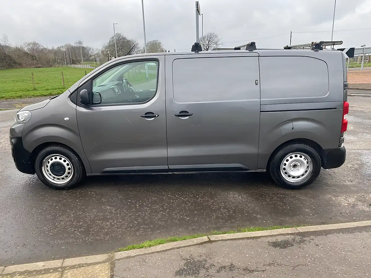Used 2021 Peugeot Expert Professional Premium Grey - Interior and Exterior details 16