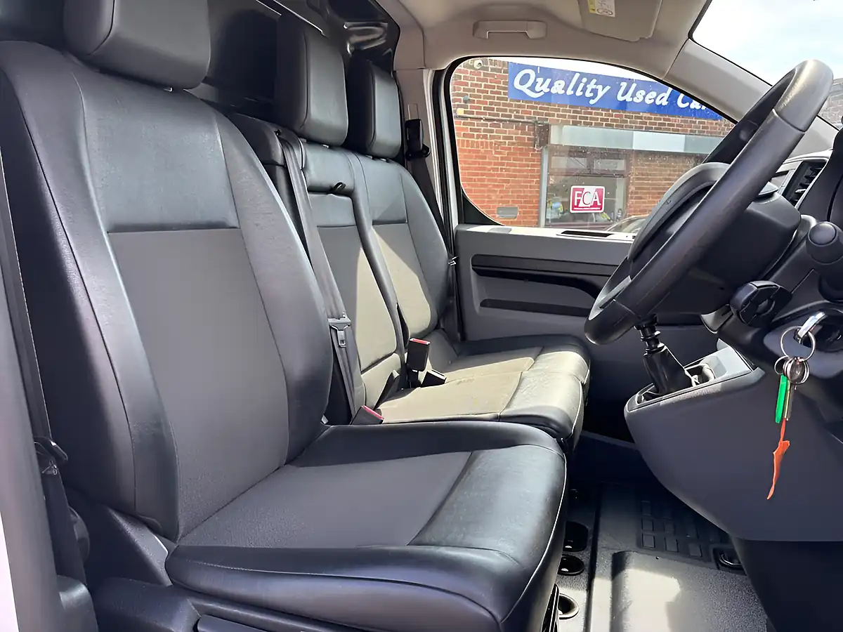 Used 2021 Peugeot Expert Professional Premium White - Interior and Exterior details 12