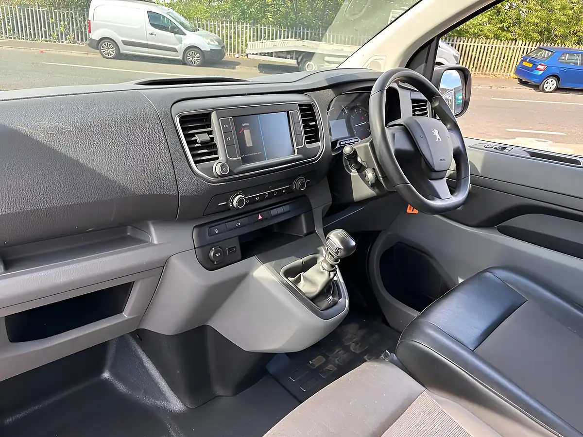 Used 2021 Peugeot Expert Professional Premium White - Interior and Exterior details 15