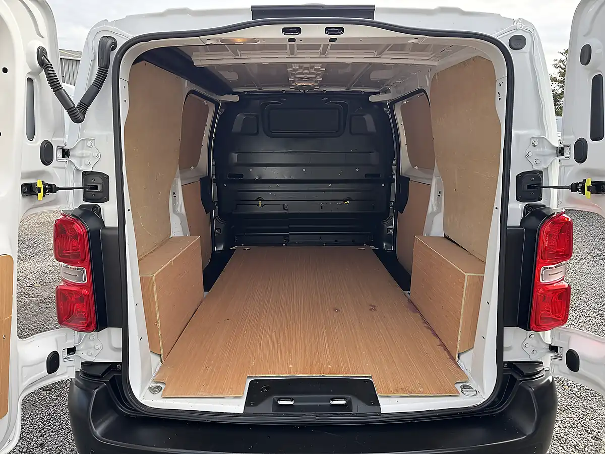 Used 2021 Peugeot Expert Professional Premium White - Interior and Exterior details 13