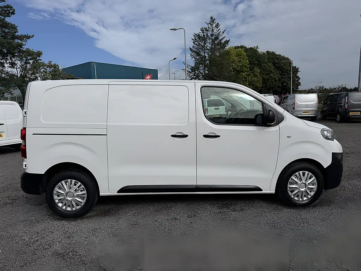 Used 2021 Peugeot Expert Professional Premium White - Interior and Exterior details 4