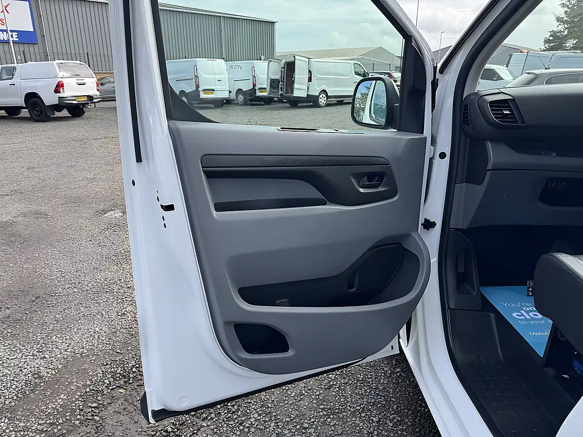 Used 2021 Peugeot Expert Professional Premium White - Interior and Exterior details 9