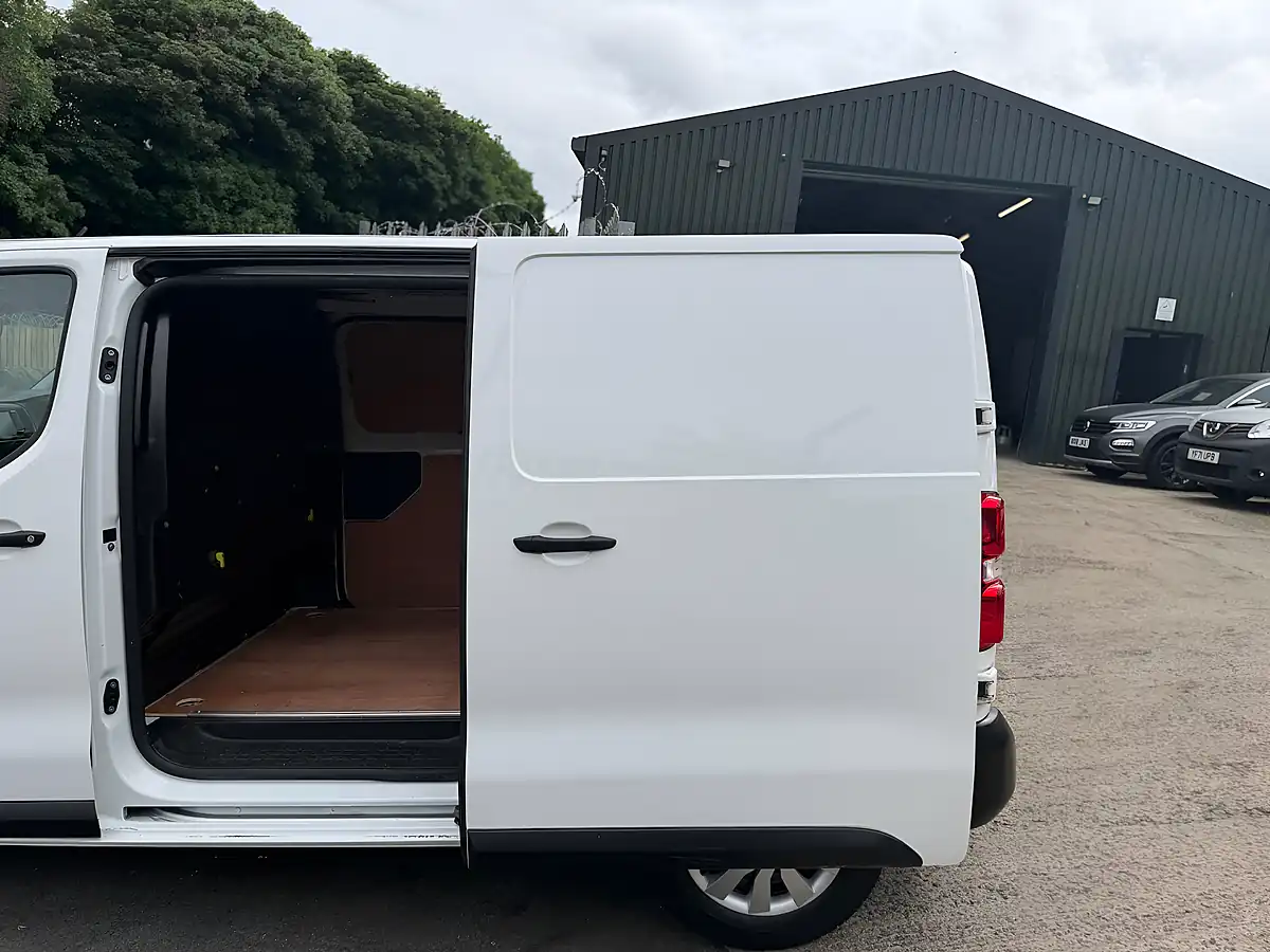 Used 2021 Peugeot Expert Professional Standard White - Interior and Exterior details 12