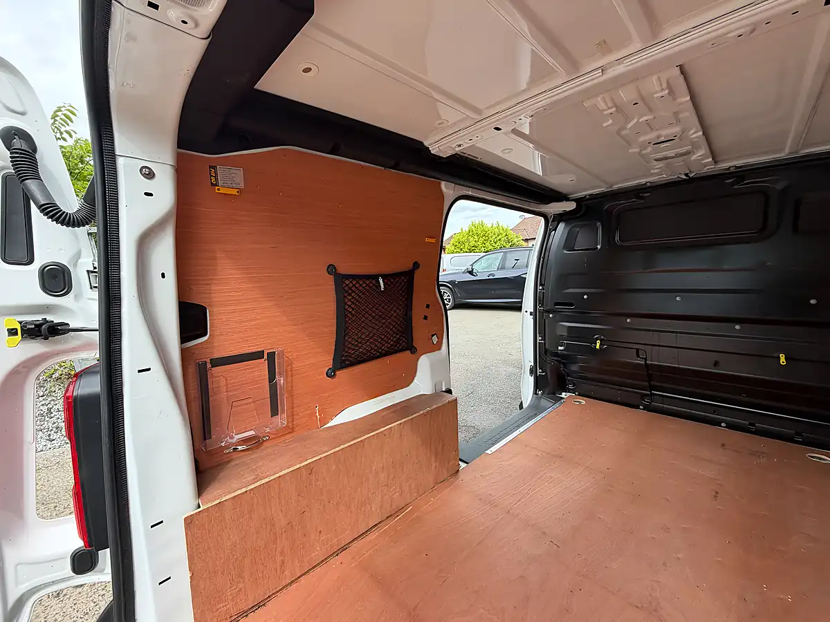 Used 2021 Peugeot Expert Professional Standard White - Interior and Exterior details 16