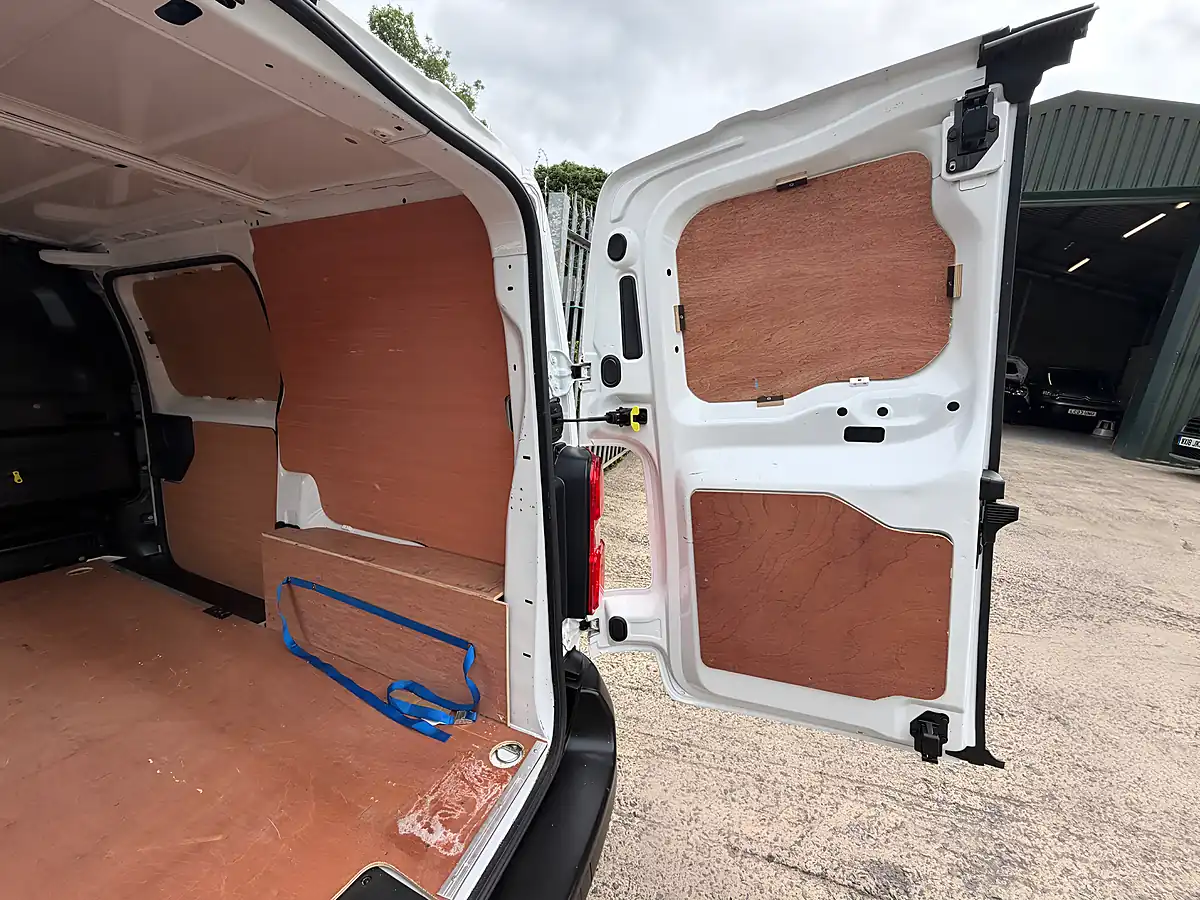 Used 2021 Peugeot Expert Professional Standard White - Interior and Exterior details 18