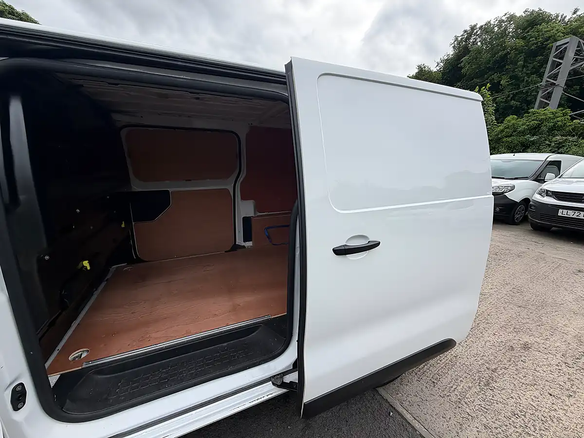 Used 2021 Peugeot Expert Professional Standard White - Interior and Exterior details 4