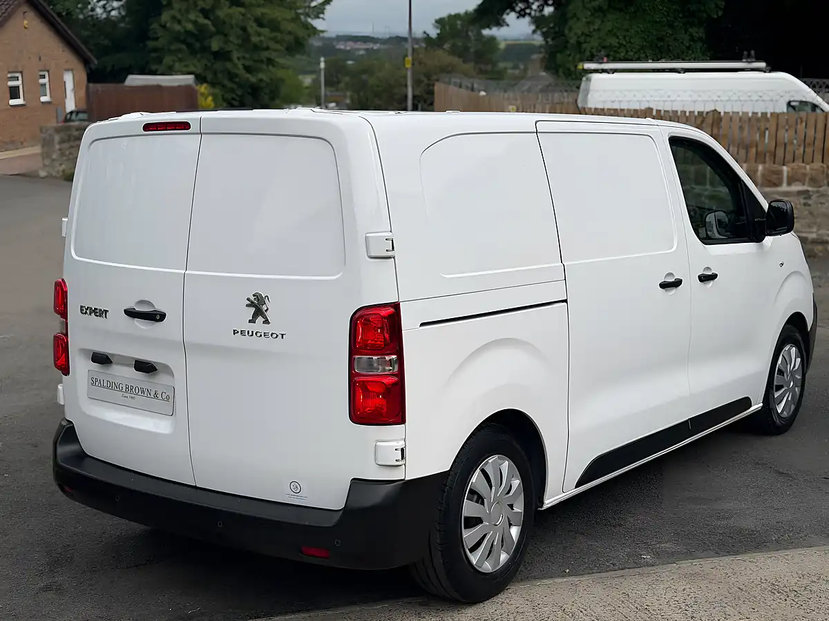 Used 2021 Peugeot Expert Professional Standard White - Interior and Exterior details 9