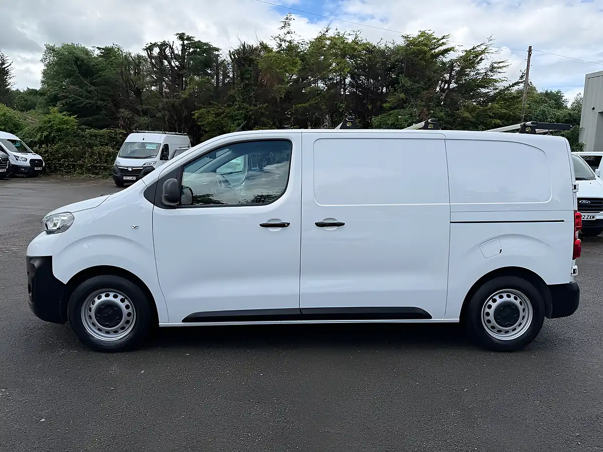 Used 2021 Peugeot Expert Professional White - Interior and Exterior details 13