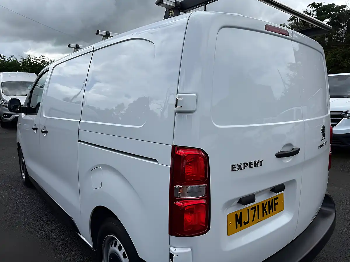 Used 2021 Peugeot Expert Professional White - Interior and Exterior details 18