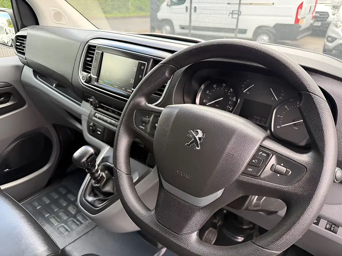 Used 2021 Peugeot Expert Professional White - Interior and Exterior details 7