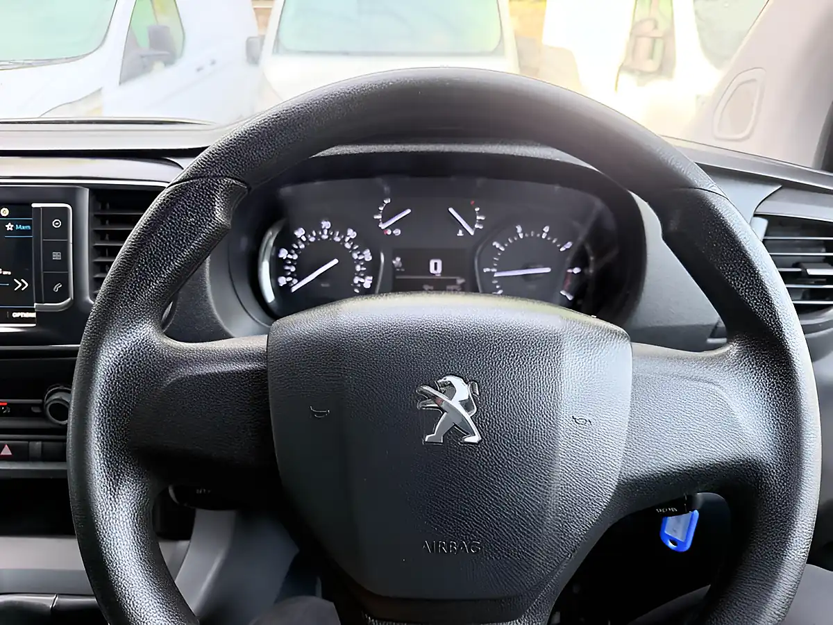 Used 2021 Peugeot Expert Professional White - Interior and Exterior details 16