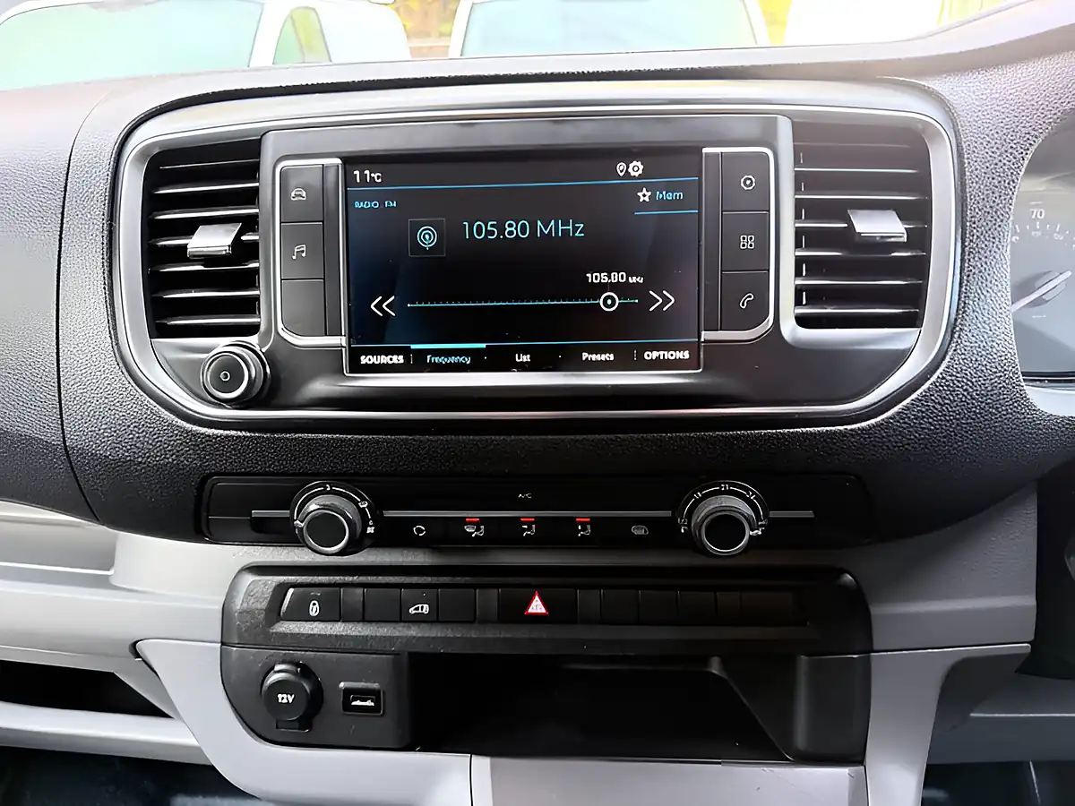 Used 2021 Peugeot Expert Professional White - Interior and Exterior details 18