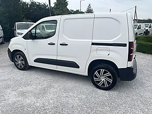 Used 2021 Peugeot Partner 1000 Professional White - Interior and Exterior details 10