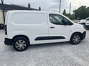 Used 2021 Peugeot Partner 1000 Professional White - Interior and Exterior details 13