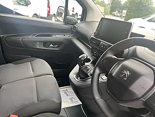 Used 2021 Peugeot Partner 1000 Professional White - Interior and Exterior details 15