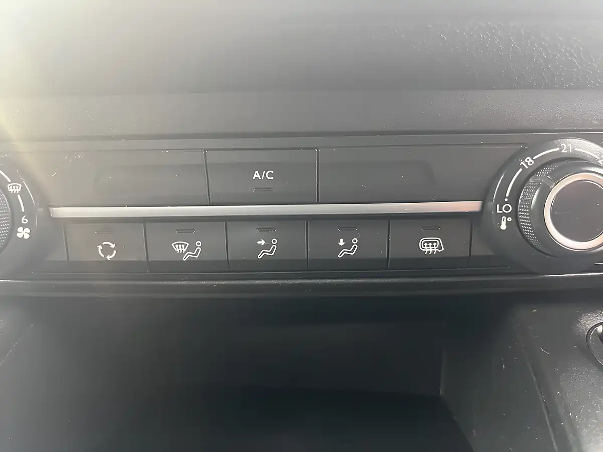 Used 2021 Peugeot Partner 1000 Professional White - Interior and Exterior details 16