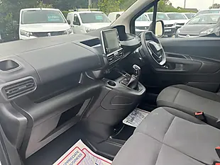 Used 2021 Peugeot Partner 1000 Professional White - Interior and Exterior details 17