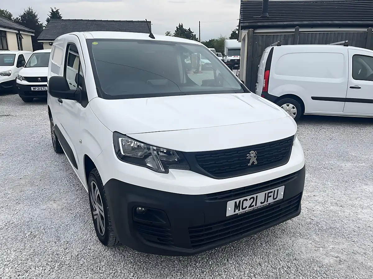 Used 2021 Peugeot Partner 1000 Professional White - Interior and Exterior details 2