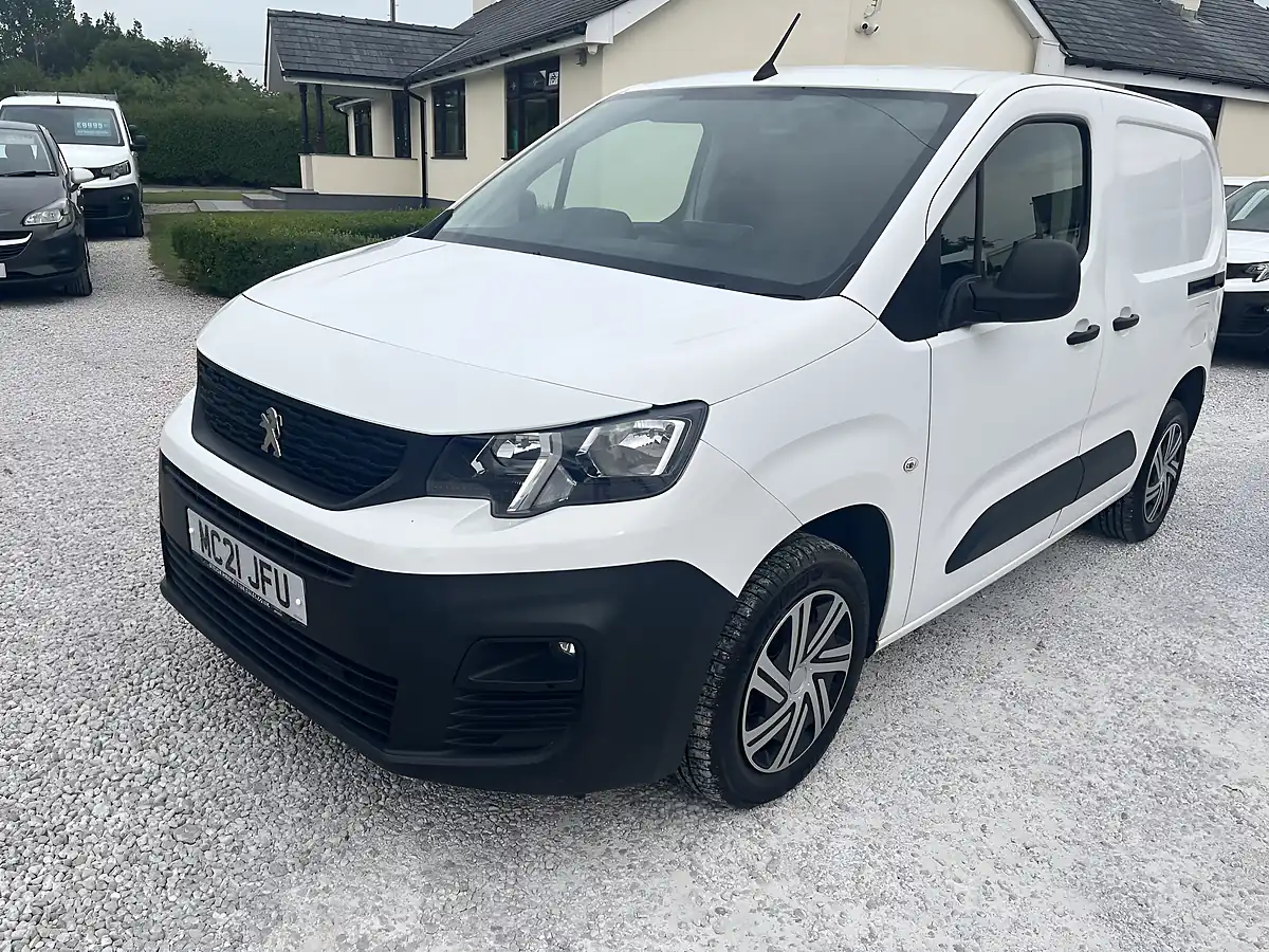 Used 2021 Peugeot Partner 1000 Professional White - Interior and Exterior details 6