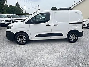 Used 2021 Peugeot Partner 1000 Professional White - Interior and Exterior details 8