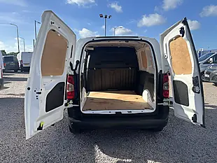 Used 2021 Peugeot Partner 1000 Professional White - Interior and Exterior details 19