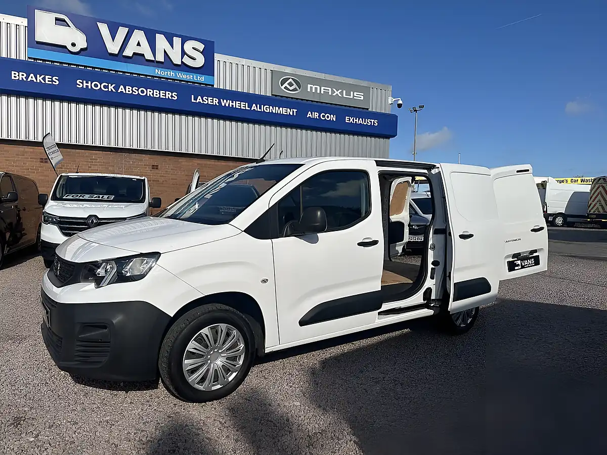 Used 2021 Peugeot Partner 1000 Professional White - Interior and Exterior details 20