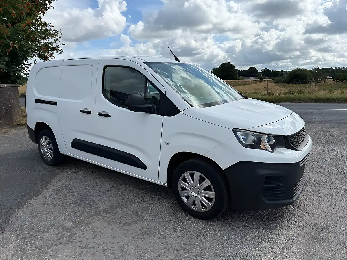 Used 2021 Peugeot Partner 950 Professional Long White - Interior and Exterior details 2