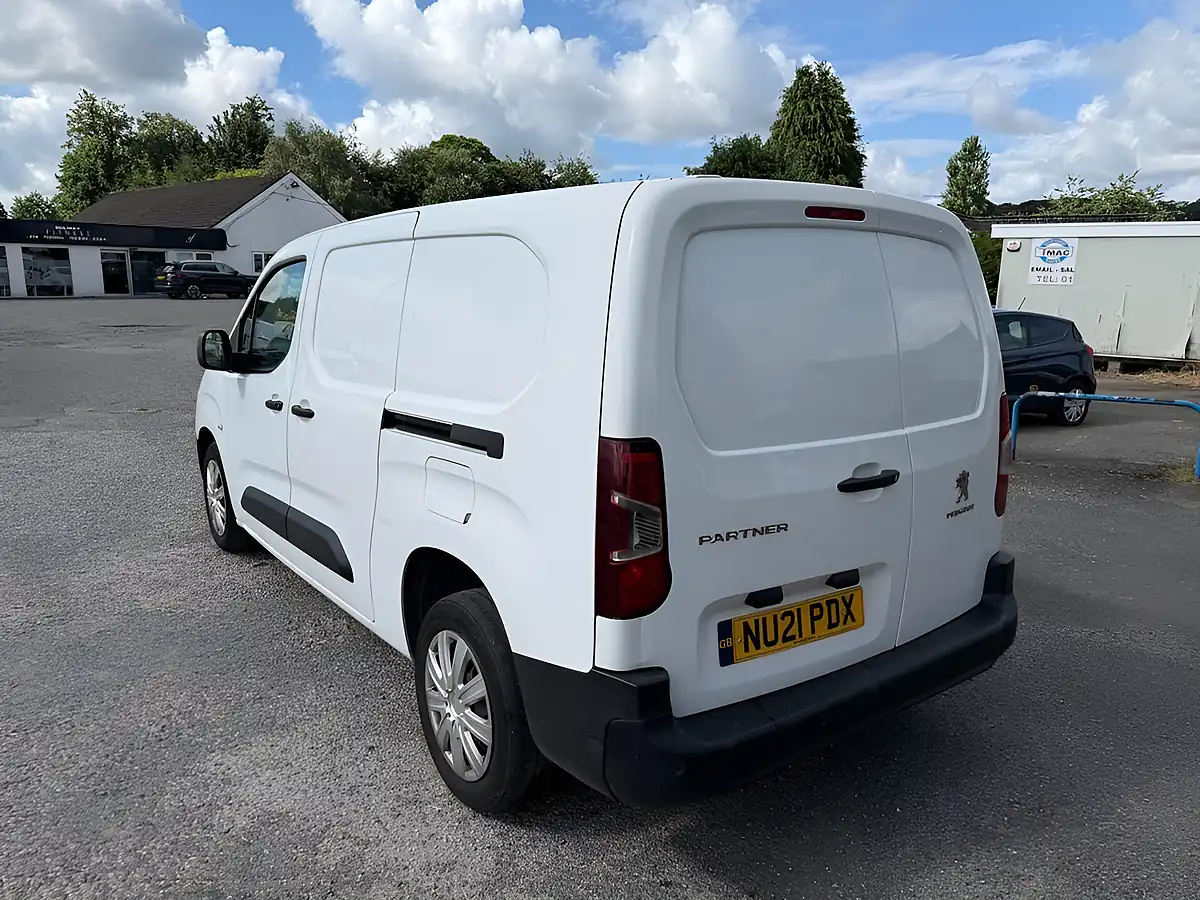 Used 2021 Peugeot Partner 950 Professional Long White - Interior and Exterior details 6