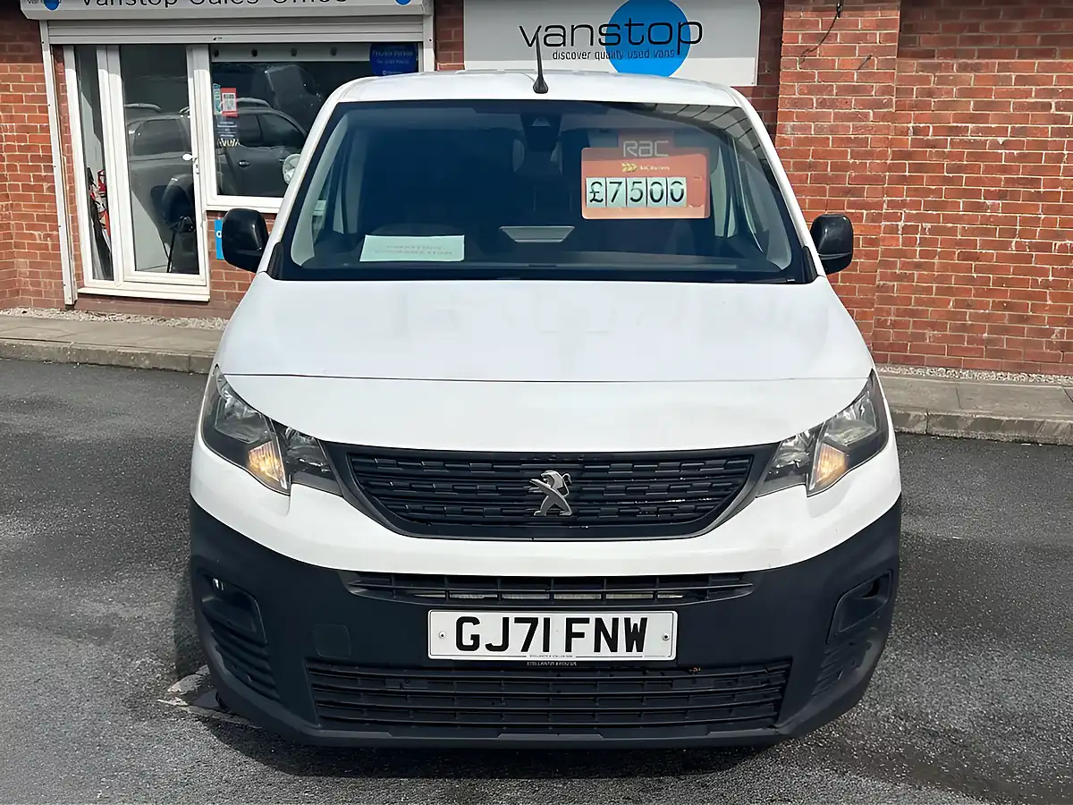 Used 2021 Peugeot Partner Asphalt Premium White - Interior and Exterior details 4
