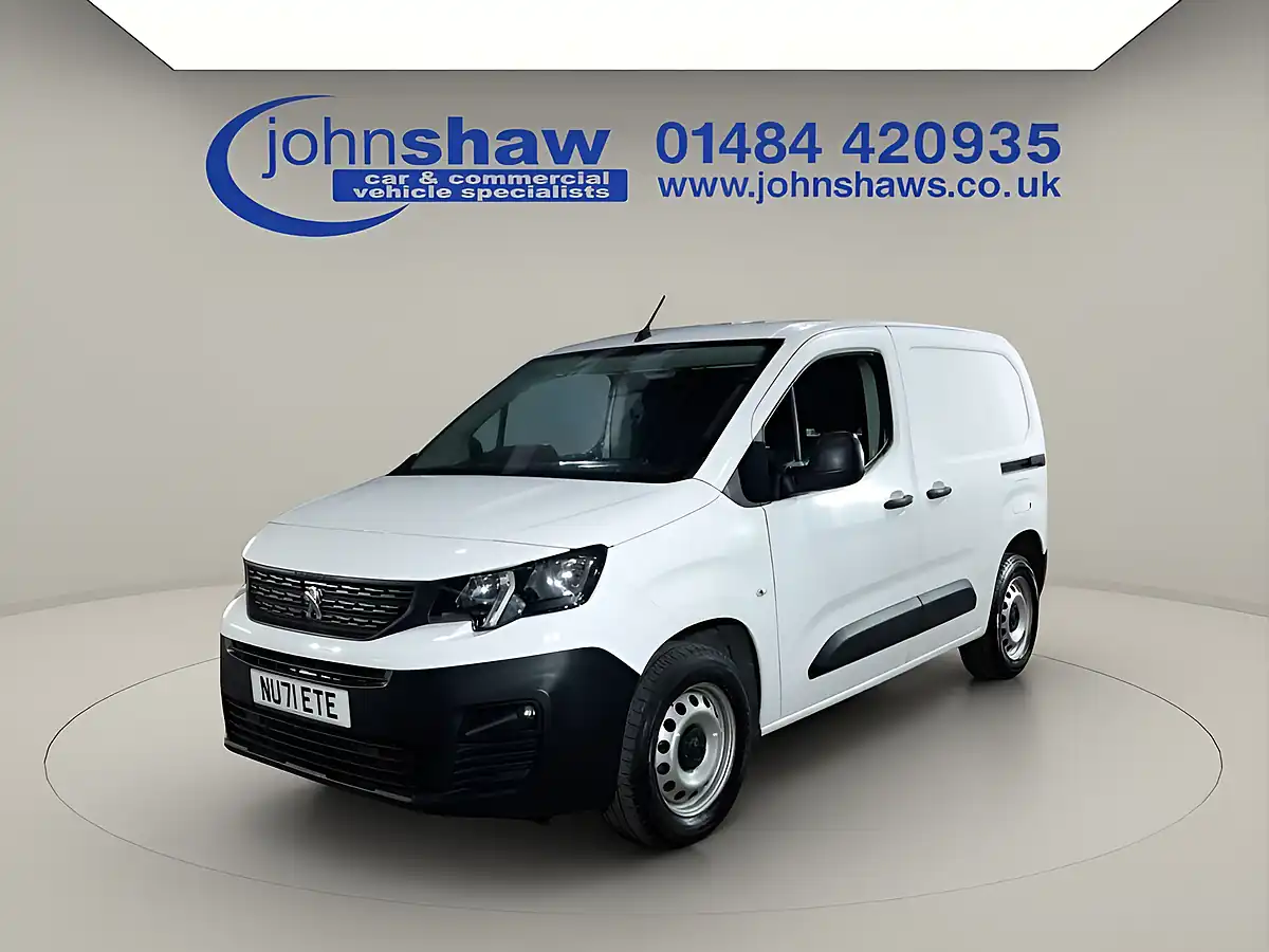 Used 2021 Peugeot Partner Grip Premium White - Front View