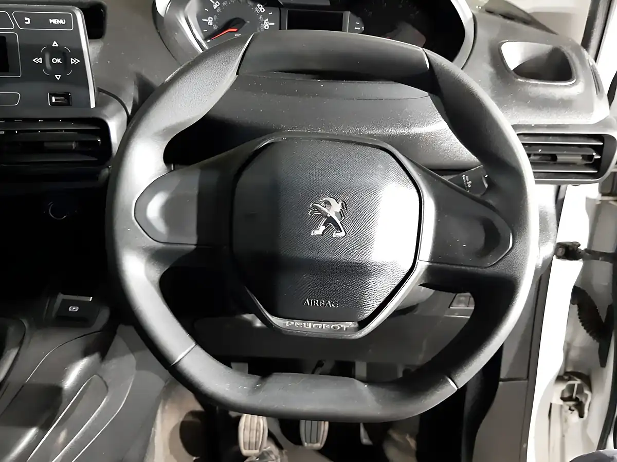 Used 2021 Peugeot Partner Grip Premium White - Interior and Exterior details 17