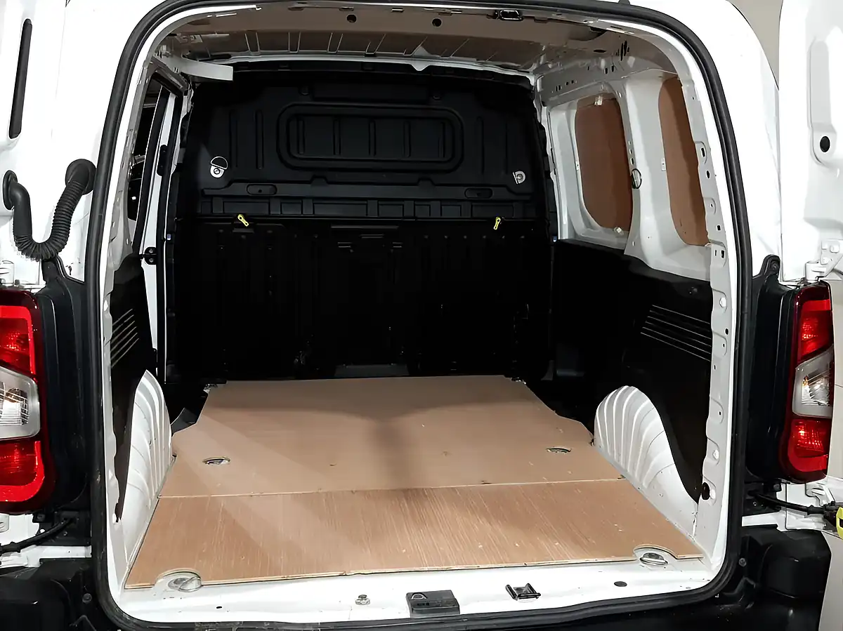 Used 2021 Peugeot Partner Grip Premium White - Interior and Exterior details 2