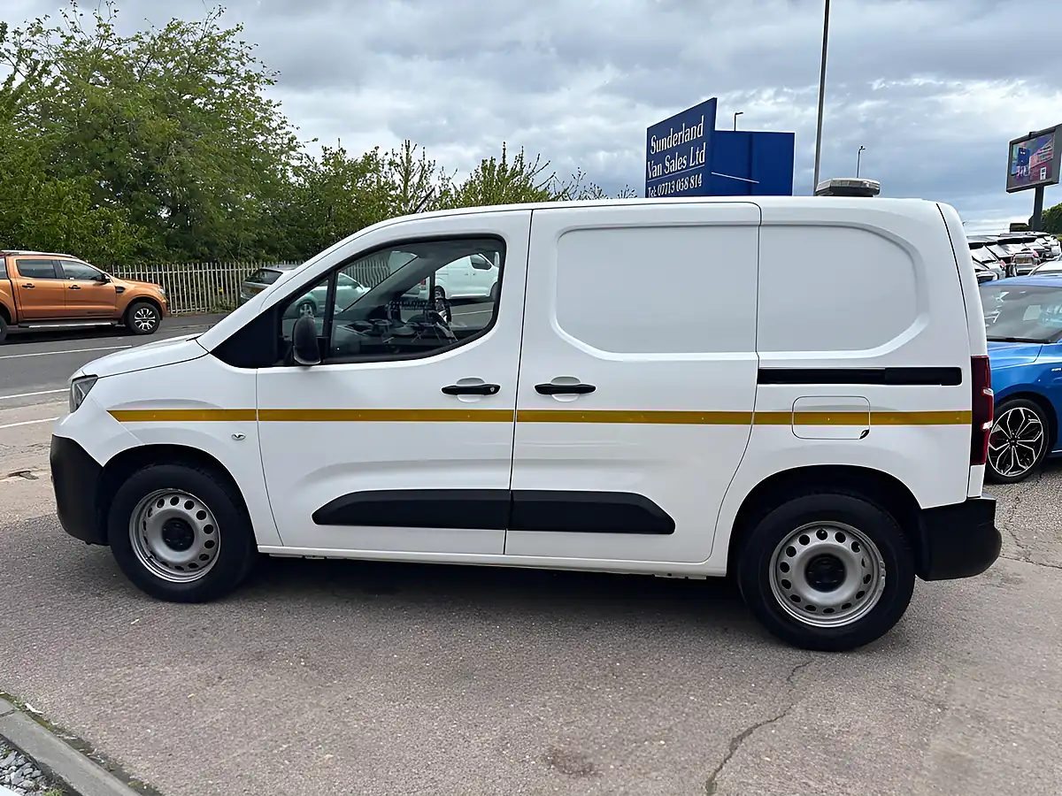 Used 2021 Peugeot Partner Grip Standard Panel Van Swb White - Interior and Exterior details 8