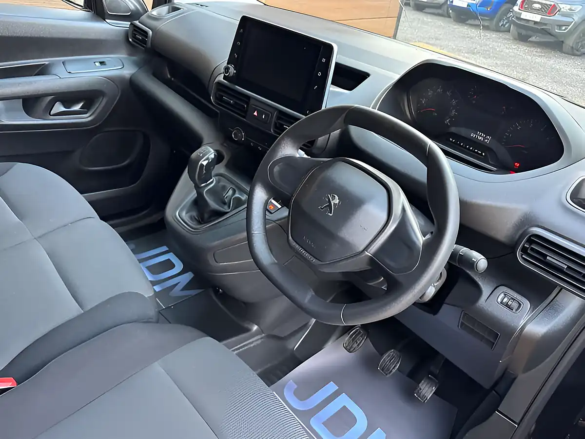 Used 2021 Peugeot Partner Professional L1 Blue Black - Interior and Exterior details 16