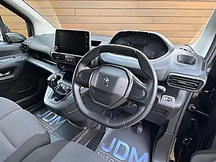 Used 2021 Peugeot Partner Professional L1 Blue Black - Interior and Exterior details 17