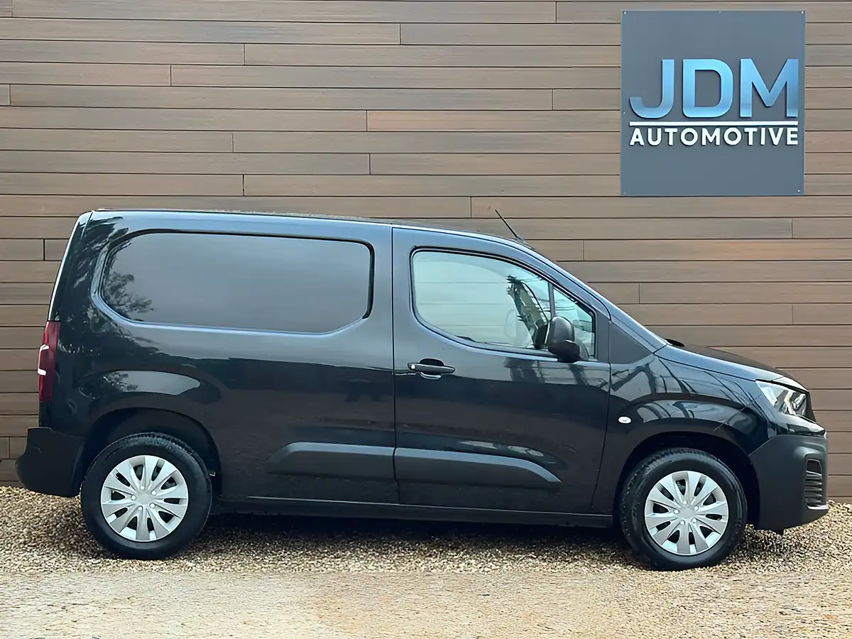 Used 2021 Peugeot Partner Professional L1 Blue Black - Interior and Exterior details 2