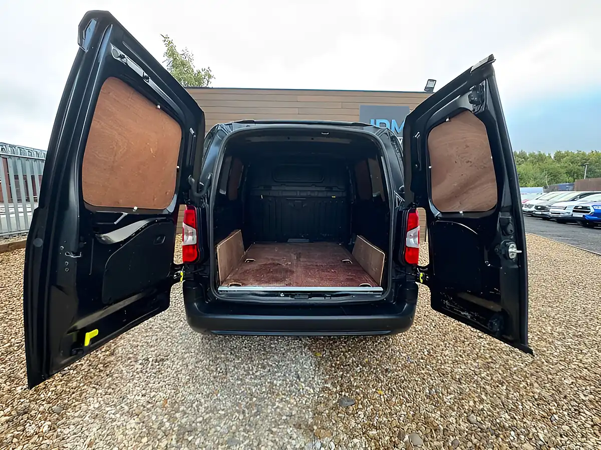Used 2021 Peugeot Partner Professional L1 Blue Black - Interior and Exterior details 5