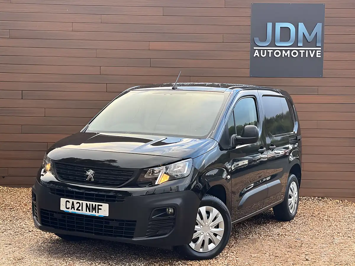 Used 2021 Peugeot Partner Professional L1 Blue Black - Interior and Exterior details 9
