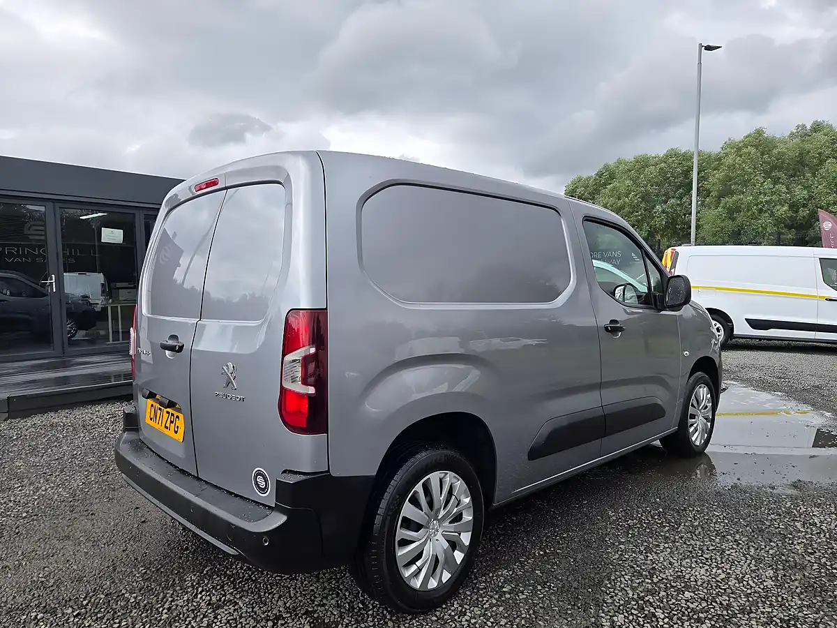 Used 2021 Peugeot Partner Professional Premium Grey - Interior and Exterior details 5