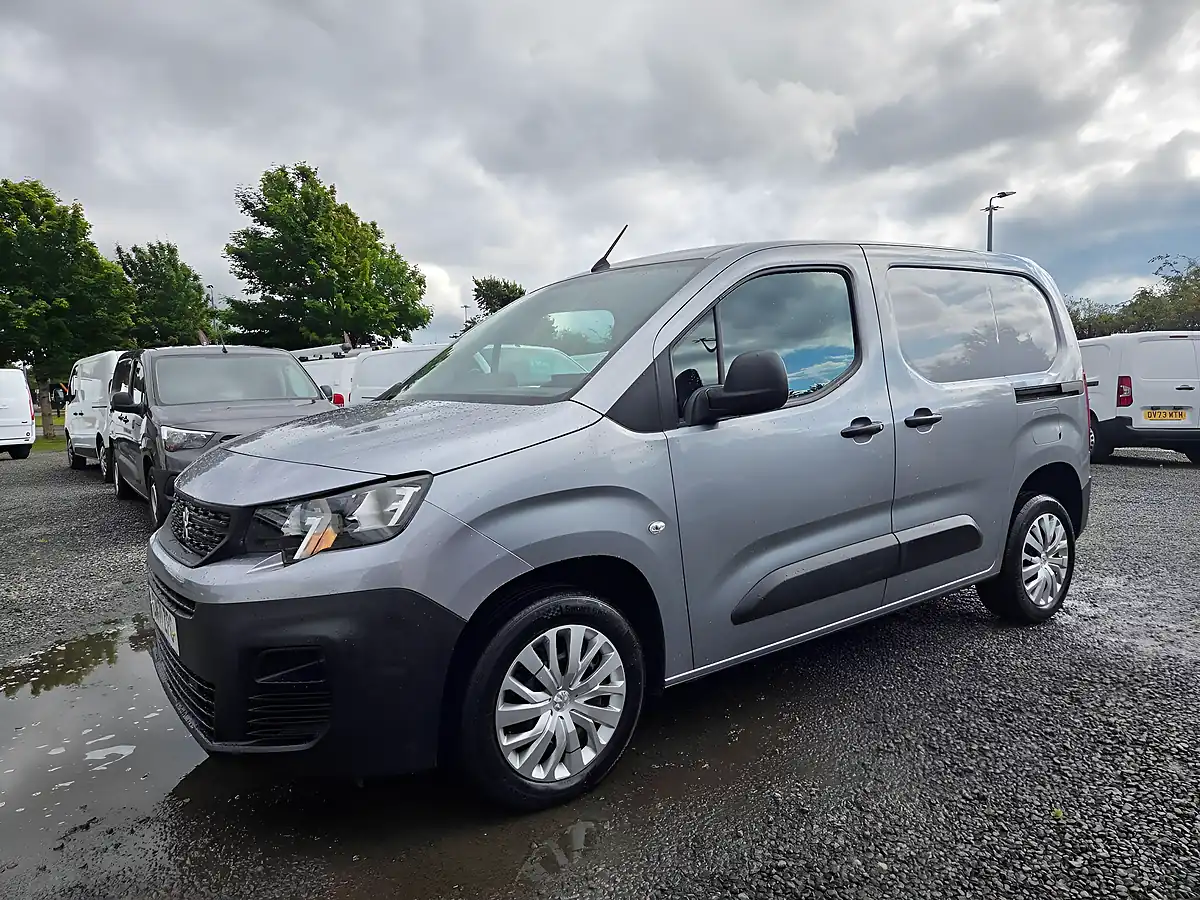 Used 2021 Peugeot Partner Professional Premium Grey - Interior and Exterior details 6
