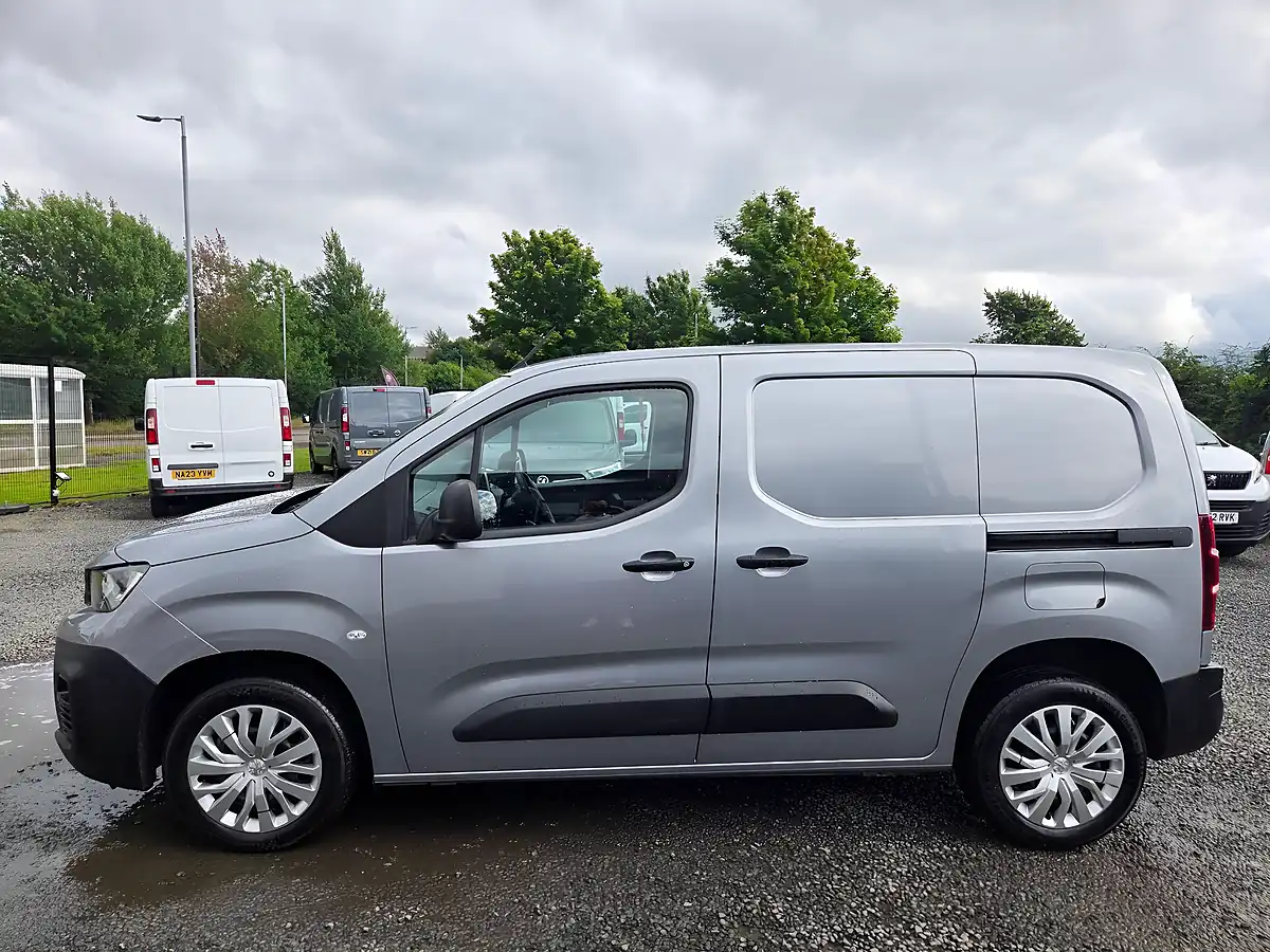 Used 2021 Peugeot Partner Professional Premium Grey - Interior and Exterior details 8