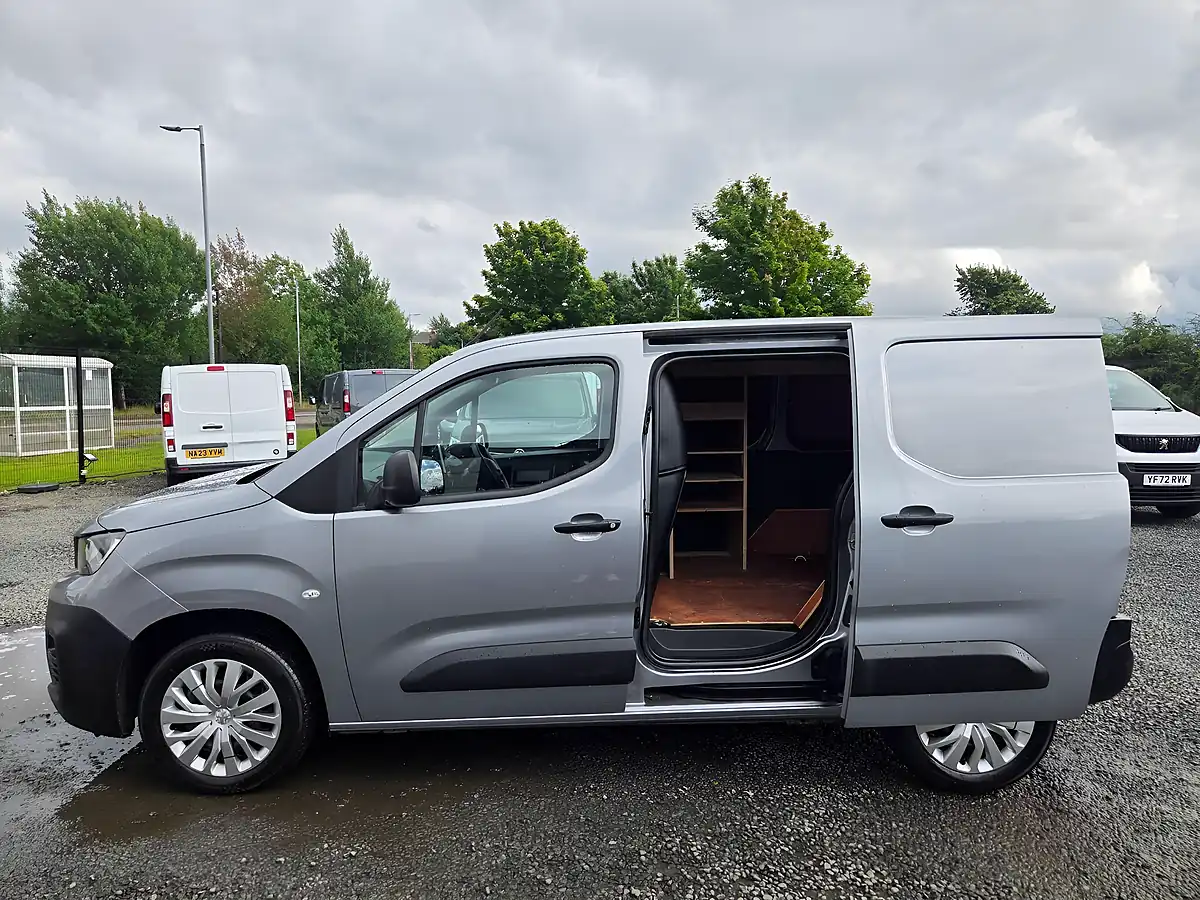 Used 2021 Peugeot Partner Professional Premium Grey - Interior and Exterior details 9